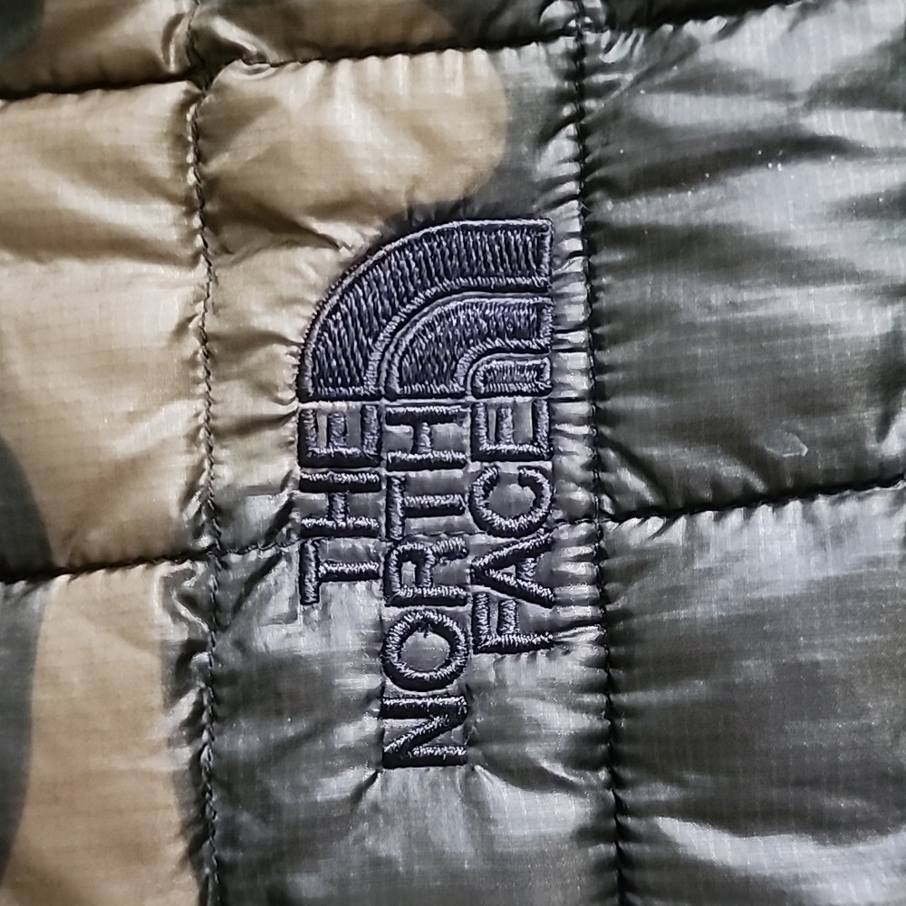 Northface Green And Brown Camo Jacket - Picture 2 of 5